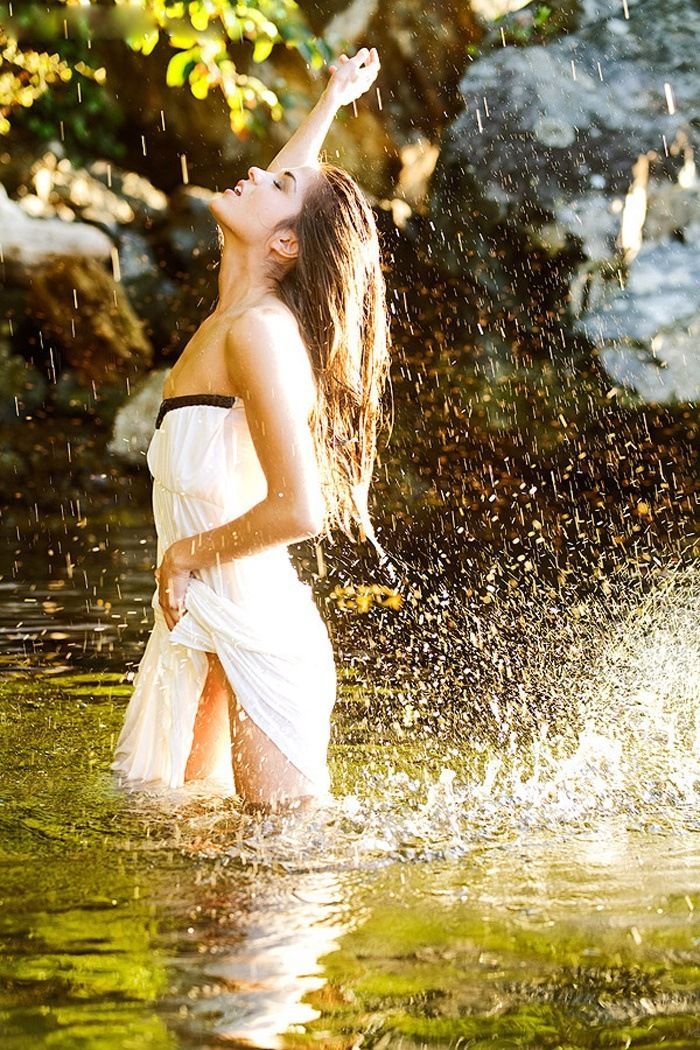 Marie Avgeropoulos in Budapest