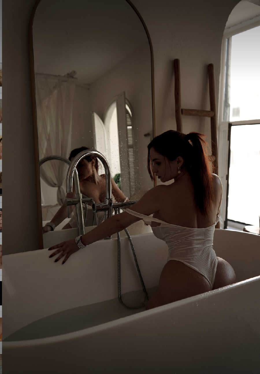 A playful frame from Miranda Faith nude — online in Budapest