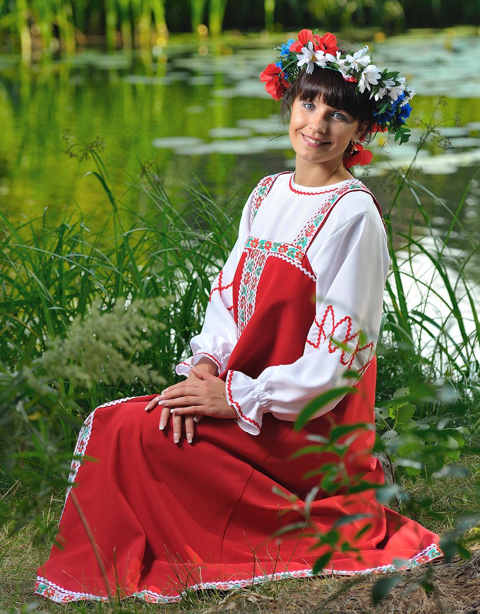 Beautiful girl Girls in Slavic costumes in Budapest